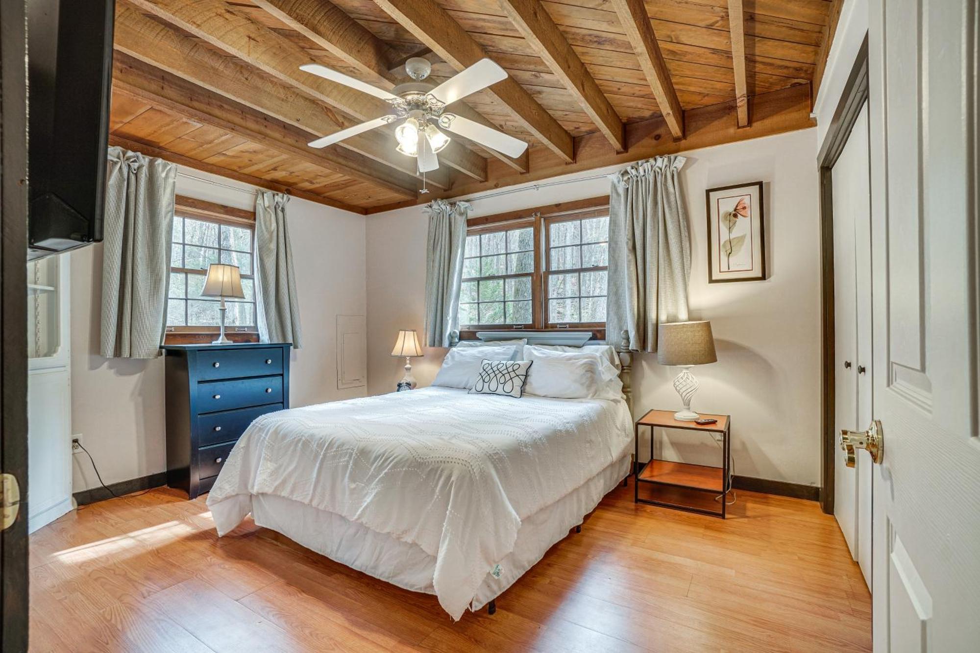Charming Cabin With Fire Pit And Decks About 7 Mi To Helen Sautee Nacoochee Zewnętrze zdjęcie
