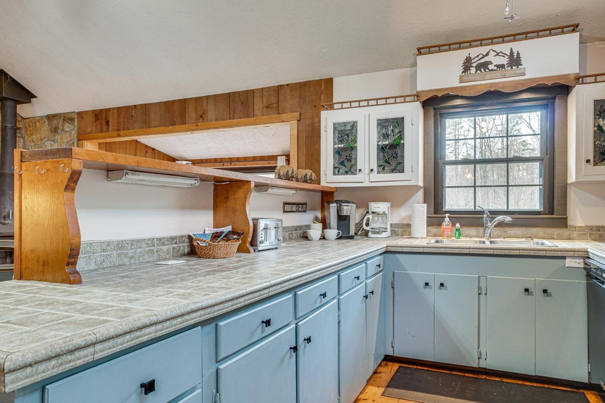 Charming Cabin With Fire Pit And Decks About 7 Mi To Helen Sautee Nacoochee Zewnętrze zdjęcie
